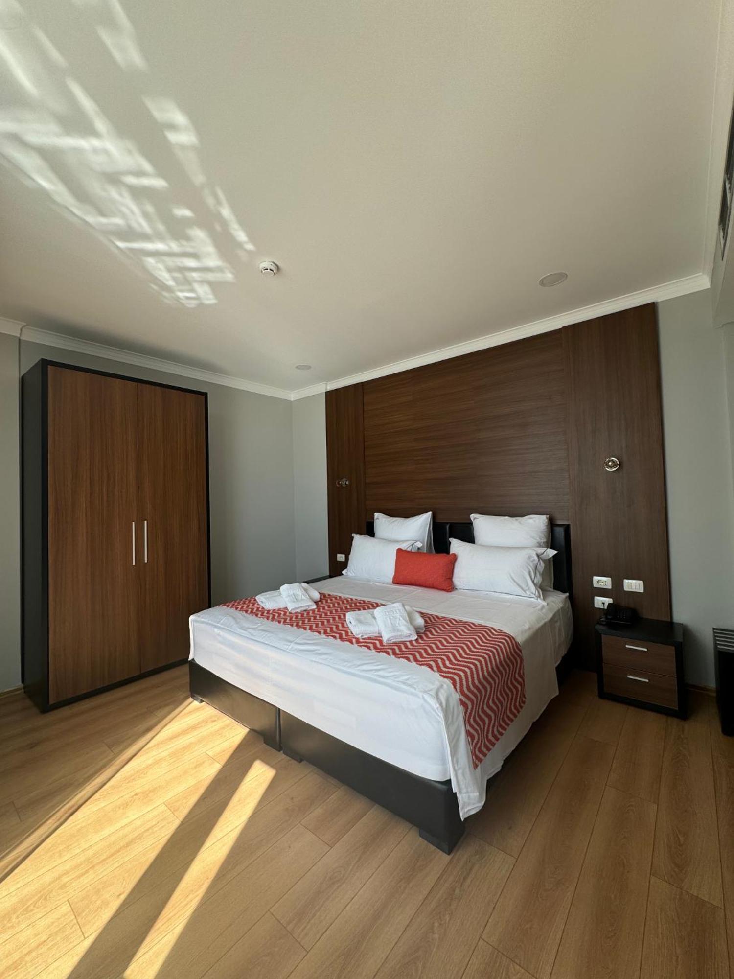 Hotel Britania Vlorë Eksteriør bilde