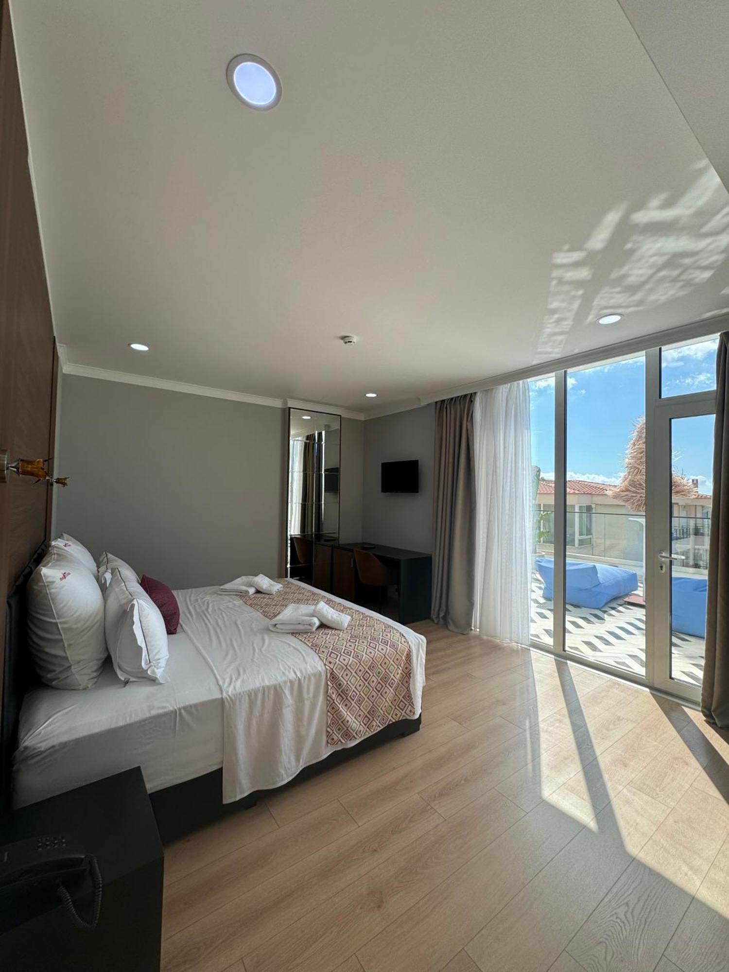 Hotel Britania Vlorë Eksteriør bilde