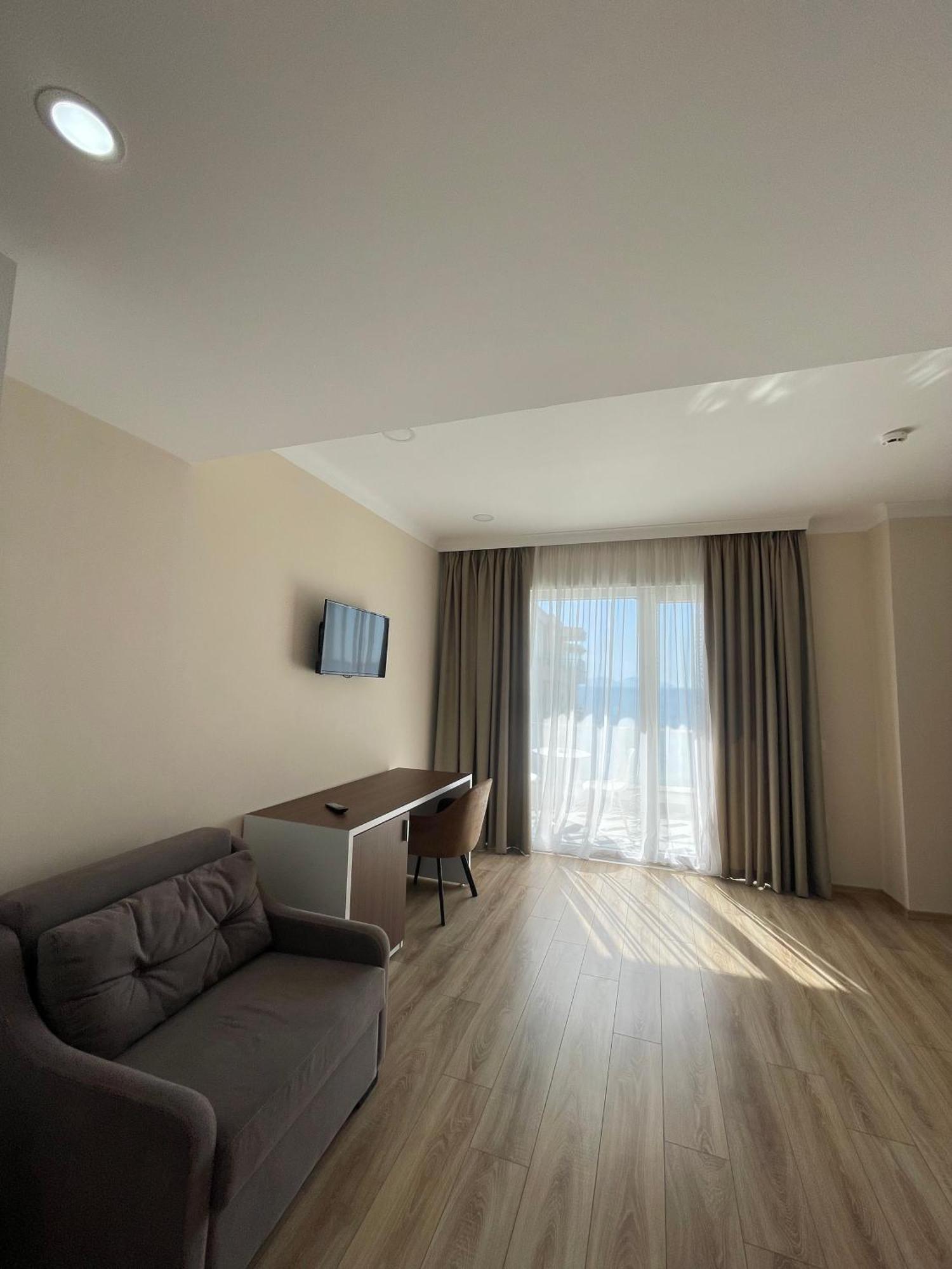 Hotel Britania Vlorë Eksteriør bilde